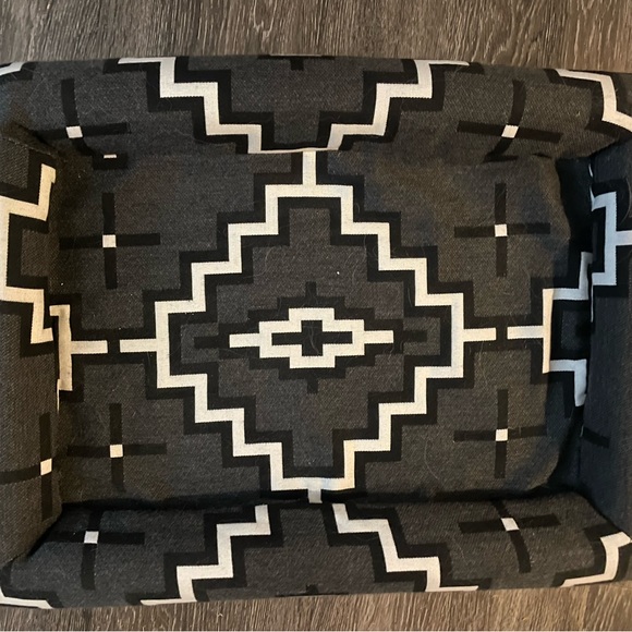 Custom Pendleton by Sunbrella Indoor/Outdoor Small Dog Bed